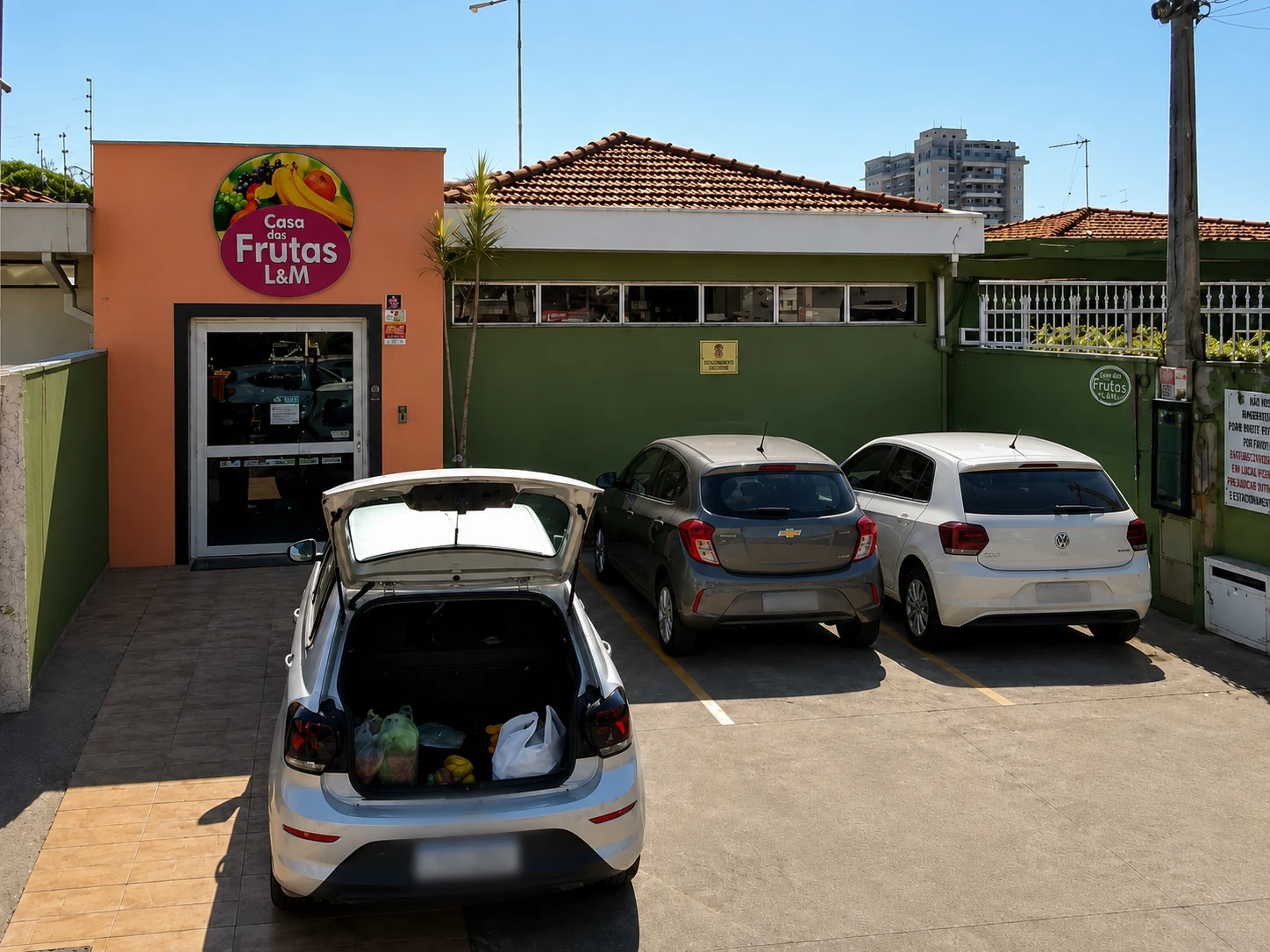 Fachada da Casa das Frutas L&M